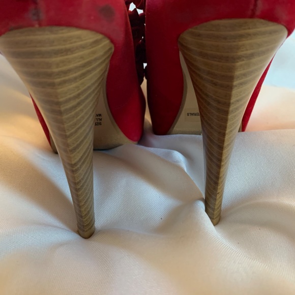 🎉Host Pick🎉Charlotte Russe Red Suede Feel Heels Open Toe and Gorgeous Ruffles! - Picture 7 of 10
